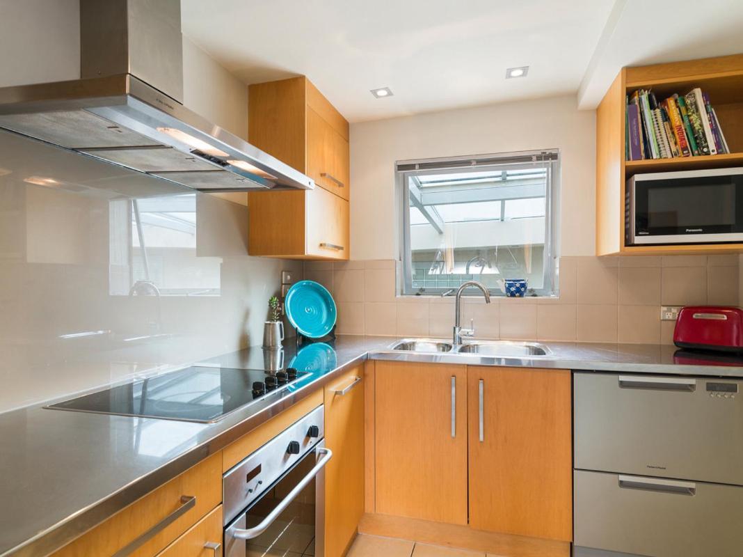 Relax On Roberts - Taupo Holiday Home 외부 사진