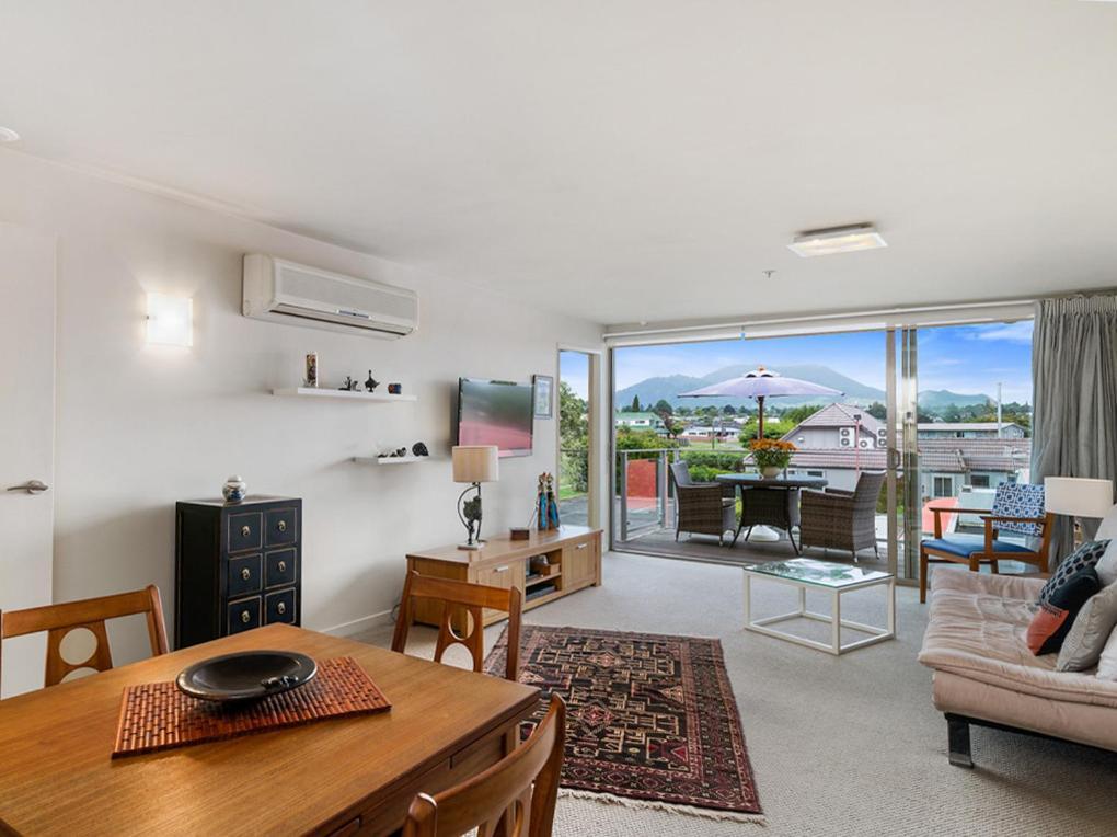 Relax On Roberts - Taupo Holiday Home 외부 사진